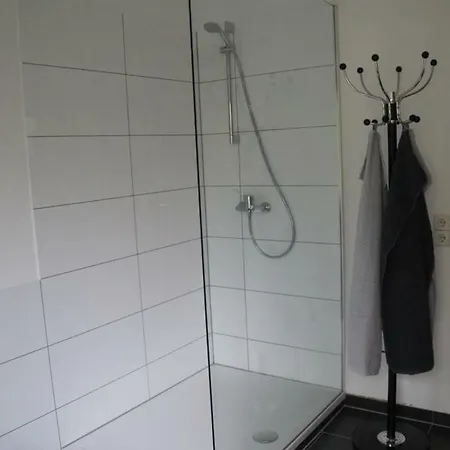 Lejlighed Am Bodensee Mit Wintergarten, Garten Und Grillhaus Bis 6 Person Uhldingen-Mühlhofen